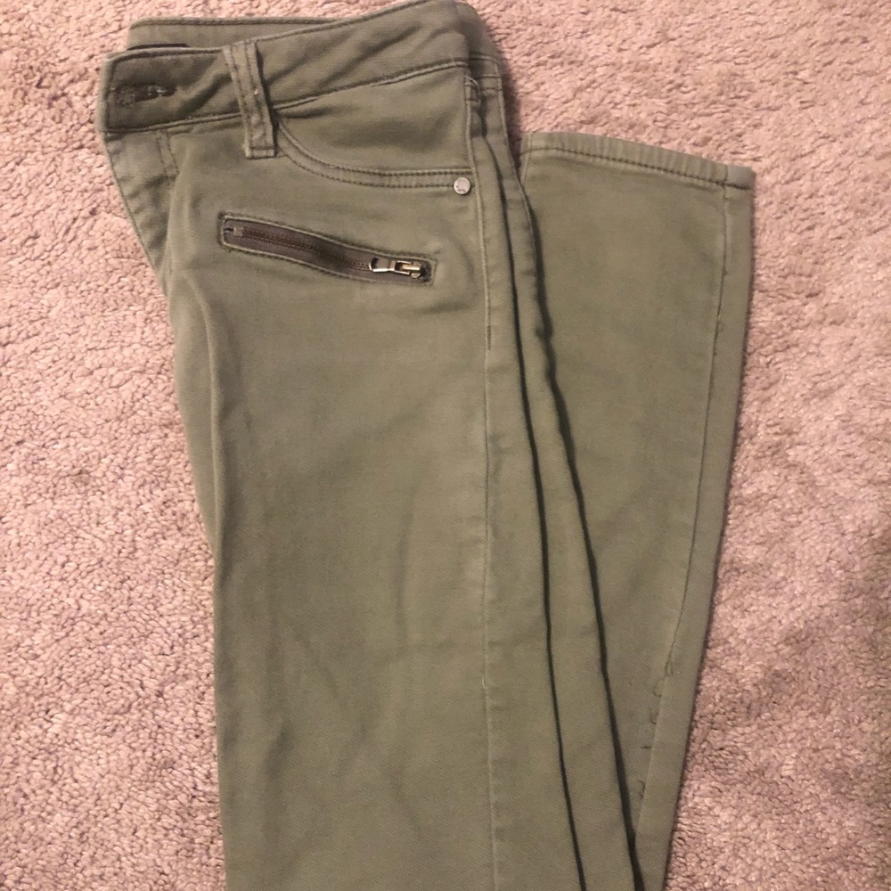Skinny Jean pants
